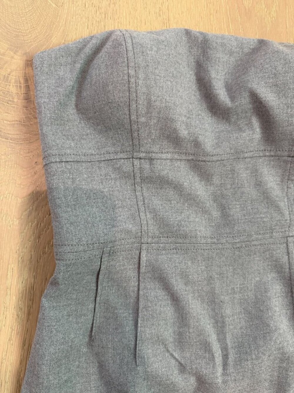 Banana Republic Grey Strapless Sheath Dress Size 4 Lined Structured Cocktails - Picture 6 of 13